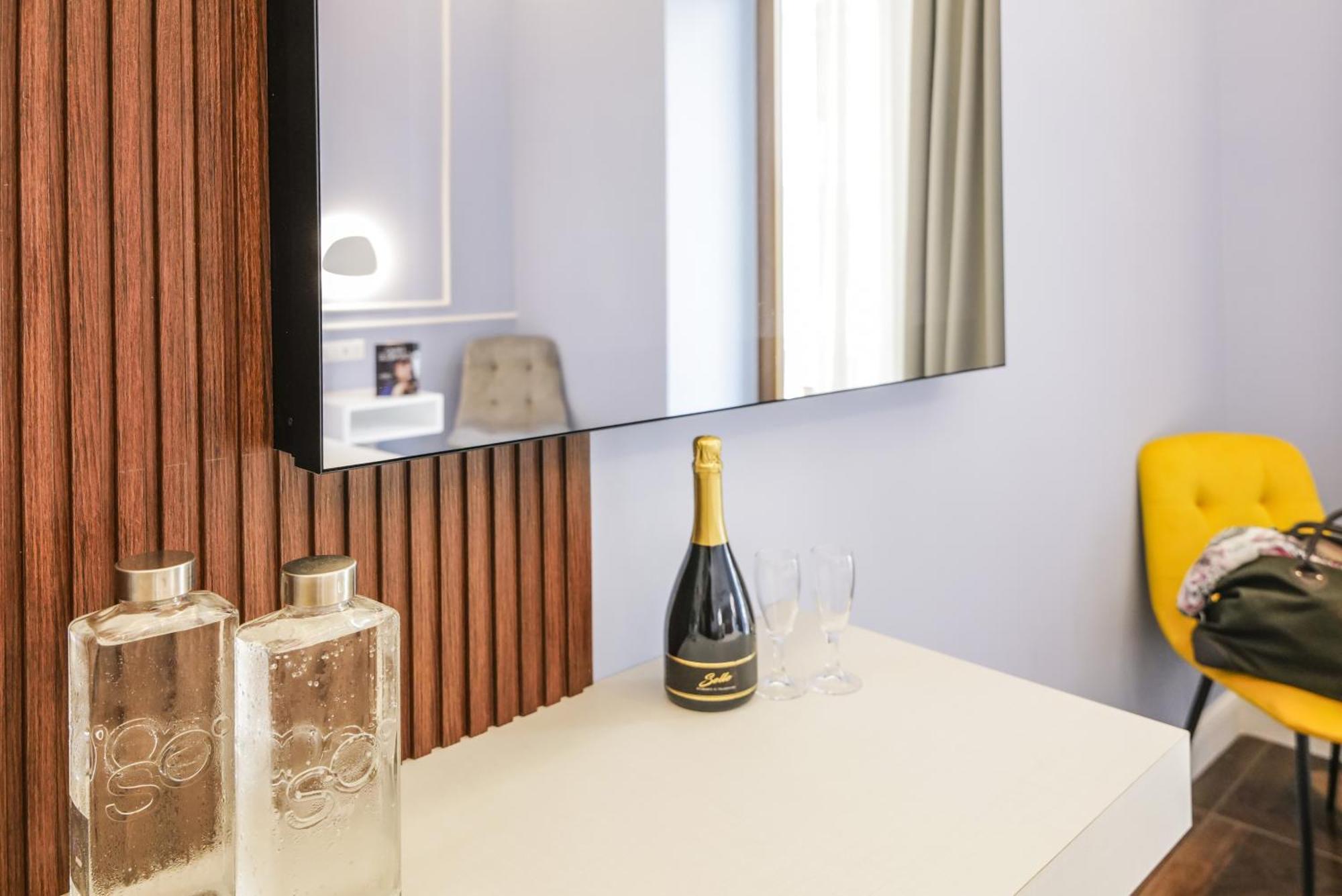 Cafe Latino Suites Sorrento Esterno foto
