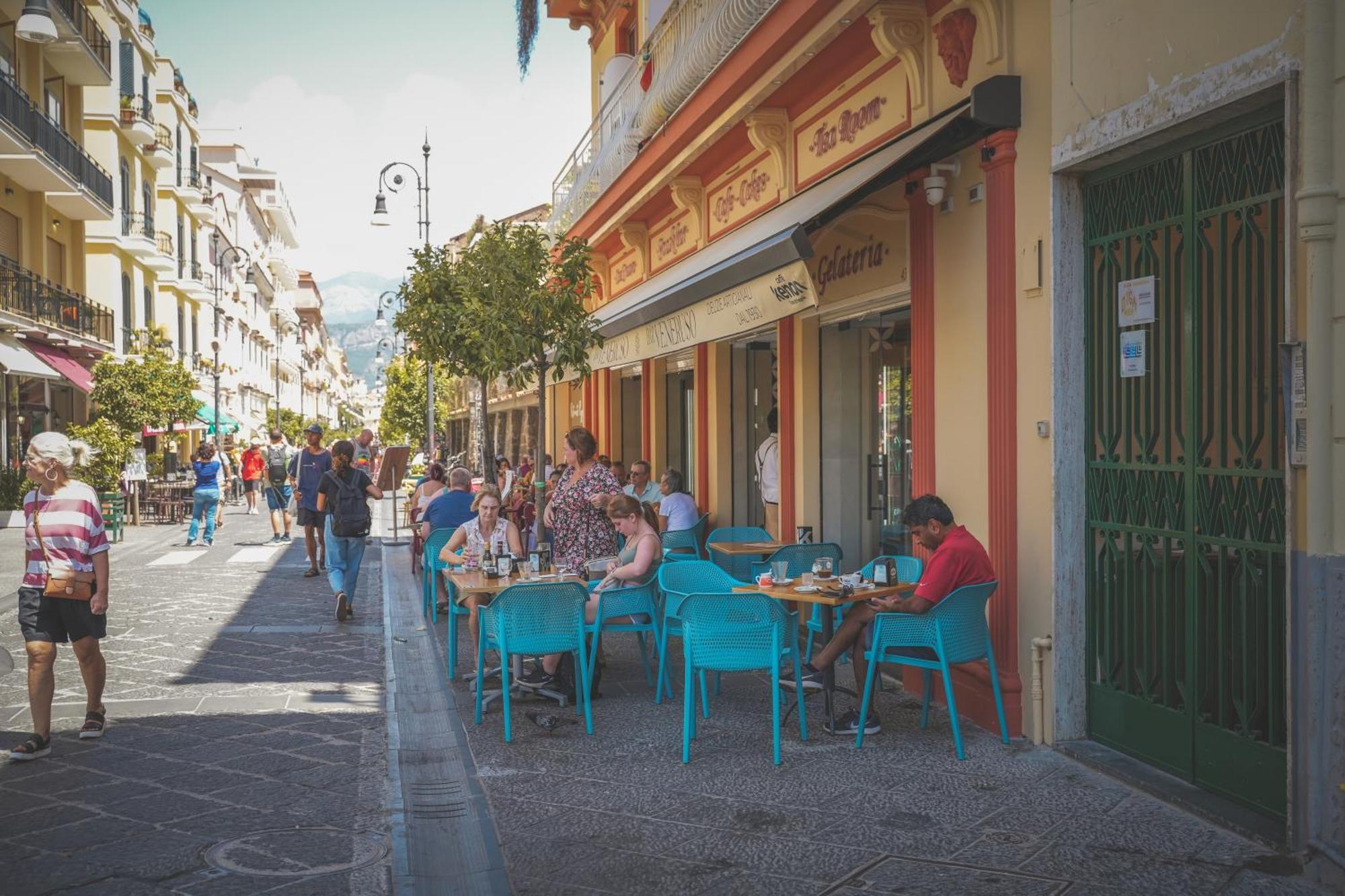 Cafe Latino Suites Sorrento Esterno foto